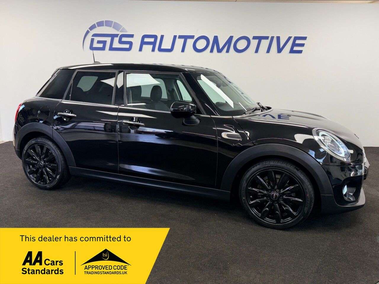 A 2020 MINI HATCH 1.5 COOPER EXCLUSIVE FIVE DOOR STEPTRONIC AUTO 135 BHP + SAT NAV + LEATHER A 2020 MINI HATCH 1.5 COOPER EXCLUSIVE FIVE DOOR STEPTRONIC AUTO 135 BHP + SAT NAV + LEATHER