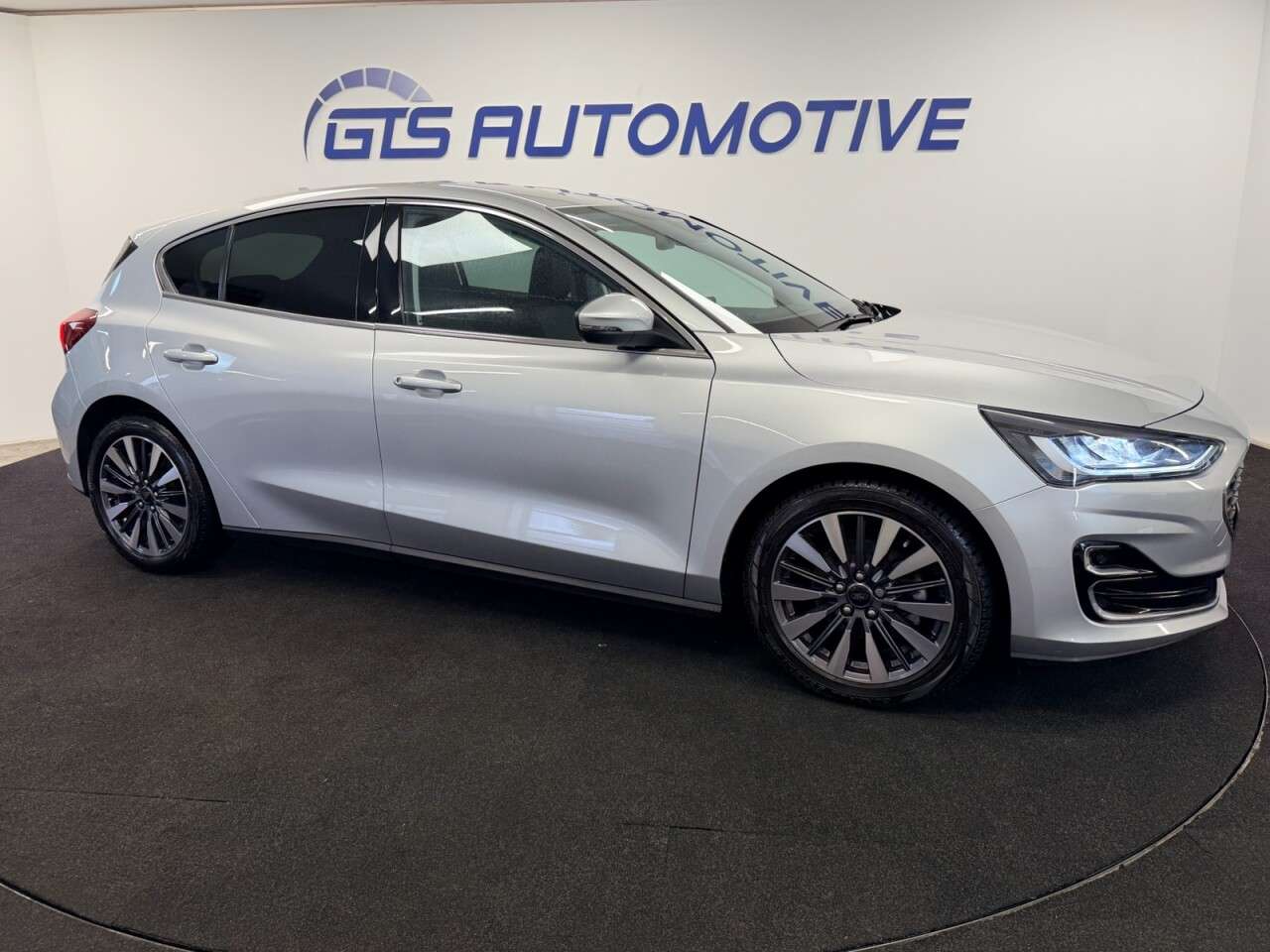 A 2022 FORD FOCUS 1.0 TURBO ECOBOOST TITANIUM VIGNALE FIVE DOOR 125 BHP + SAT NAV + HEATED LE A 2022 FORD FOCUS 1.0 TURBO ECOBOOST TITANIUM VIGNALE FIVE DOOR 125 BHP + SAT NAV + HEATED LE