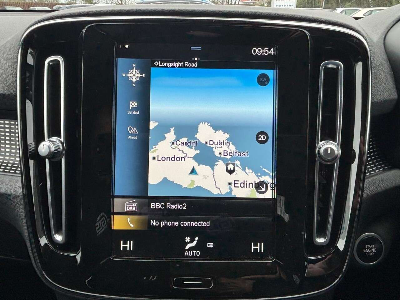 A 2020 VOLVO XC40 2.0 B4 MHEV R-DESIGN HYBRID AUTO 200 BHP A 2020 VOLVO XC40 2.0 B4 MHEV R-DESIGN HYBRID AUTO 200 BHP