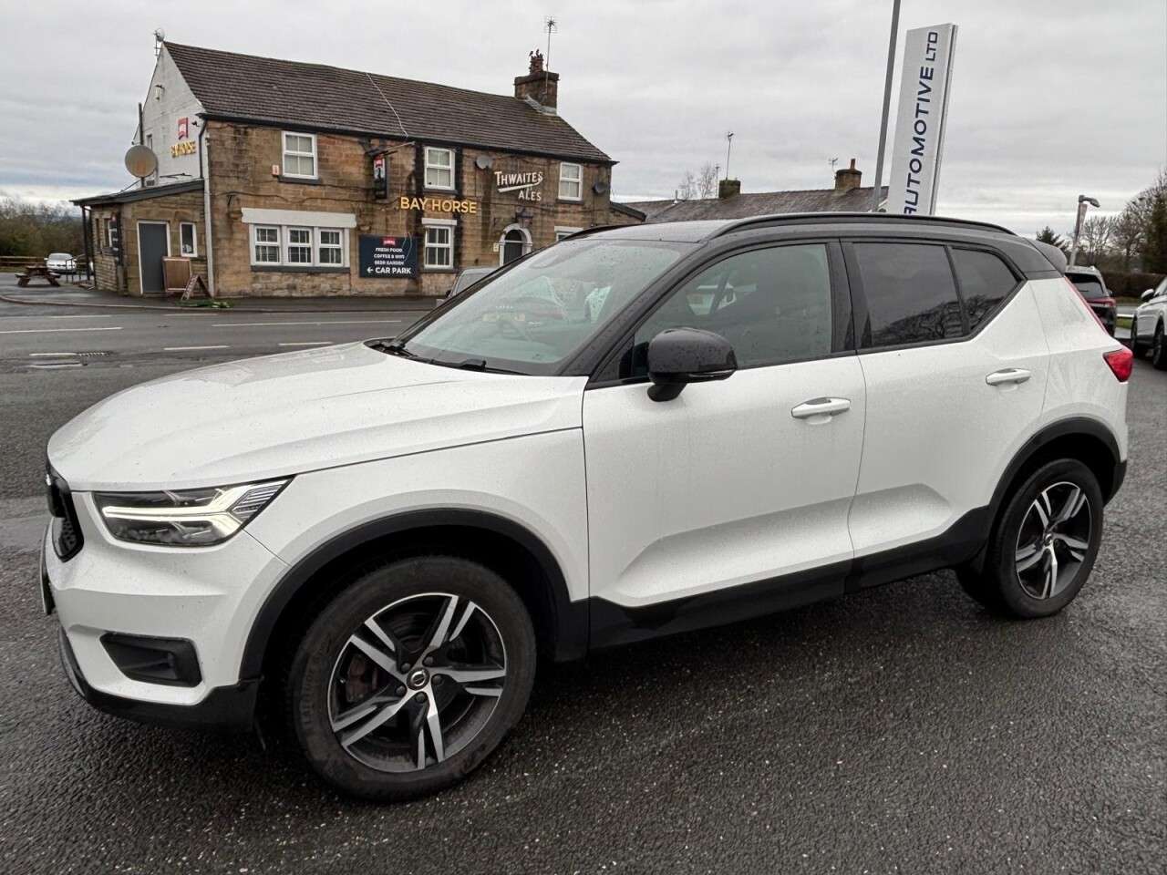 2020 VOLVO XC40 2020 VOLVO XC40