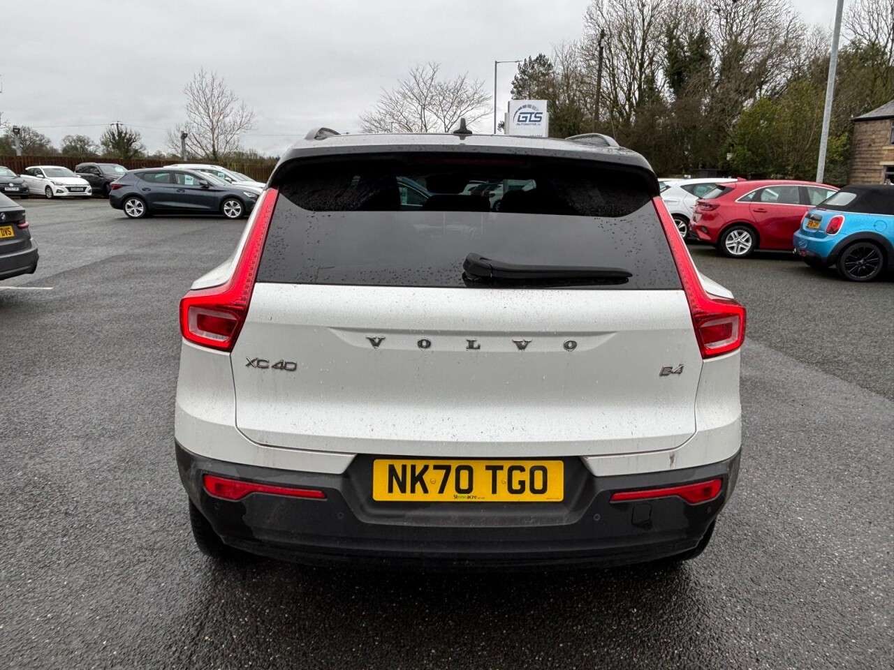 2020 VOLVO XC40 2020 VOLVO XC40