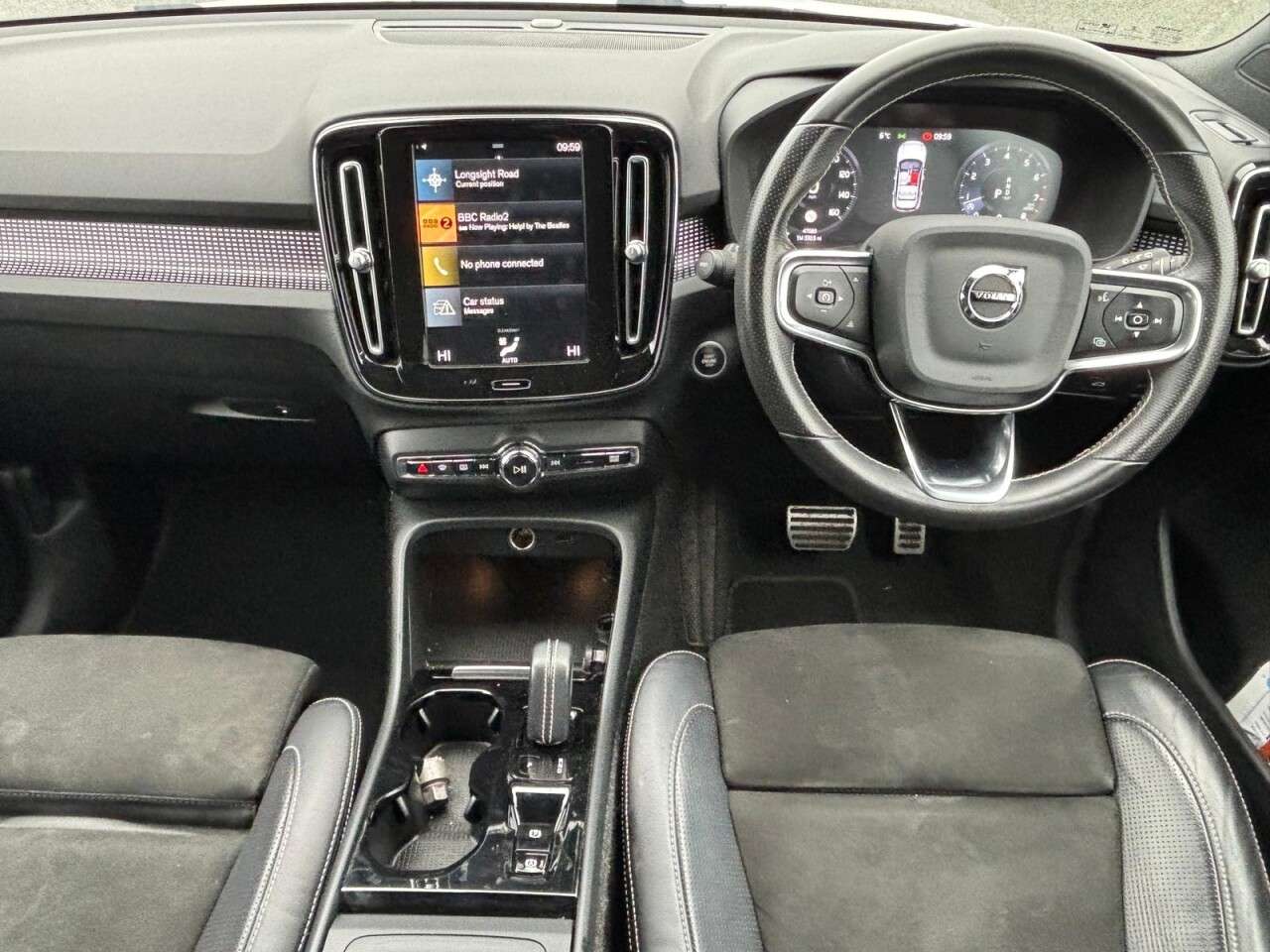 2020 VOLVO XC40 2020 VOLVO XC40