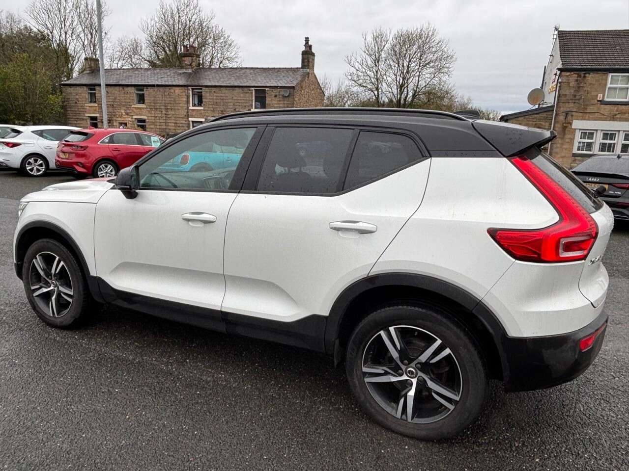 2020 VOLVO XC40 2020 VOLVO XC40