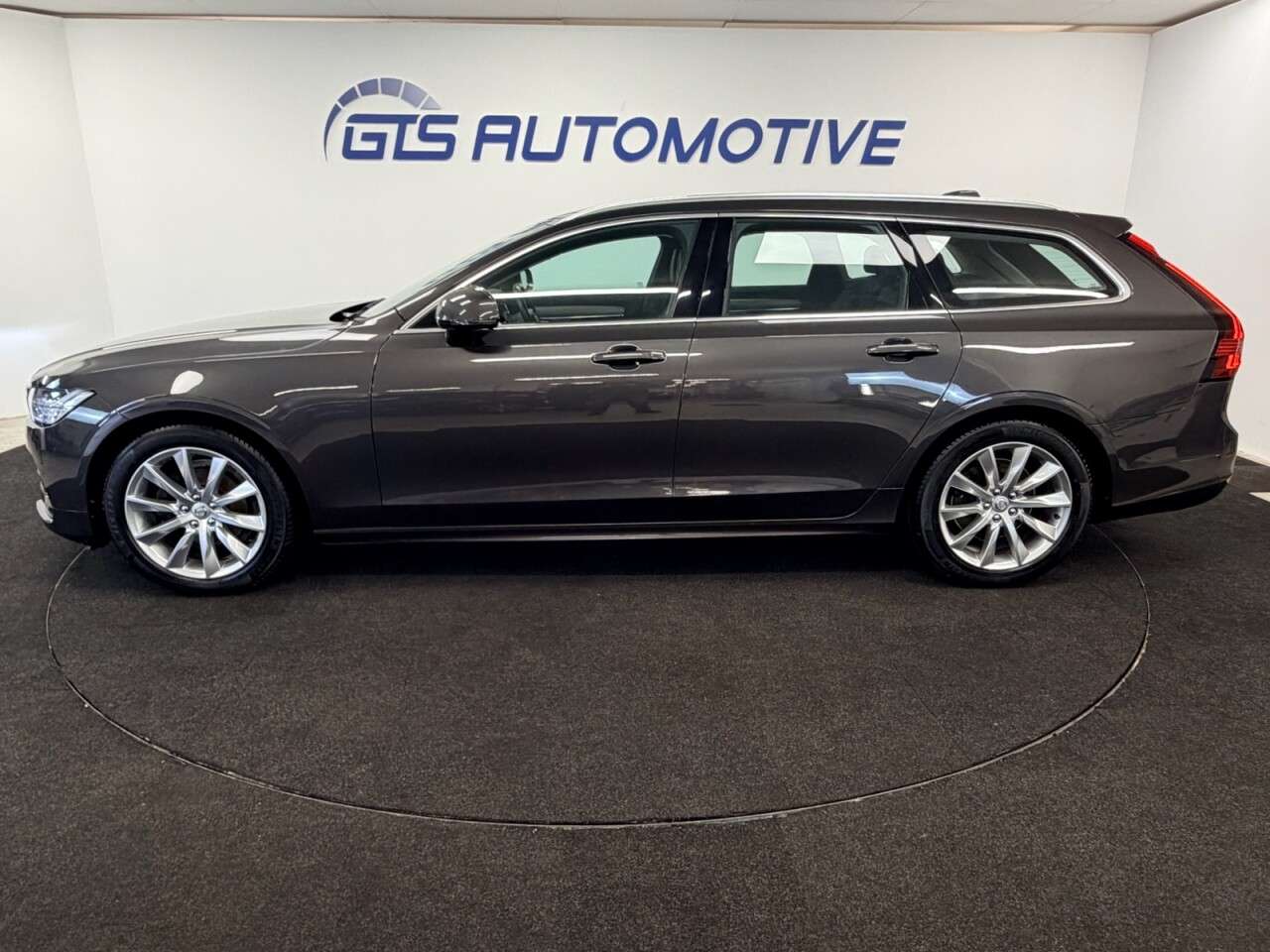 2021 VOLVO V90 2021 VOLVO V90