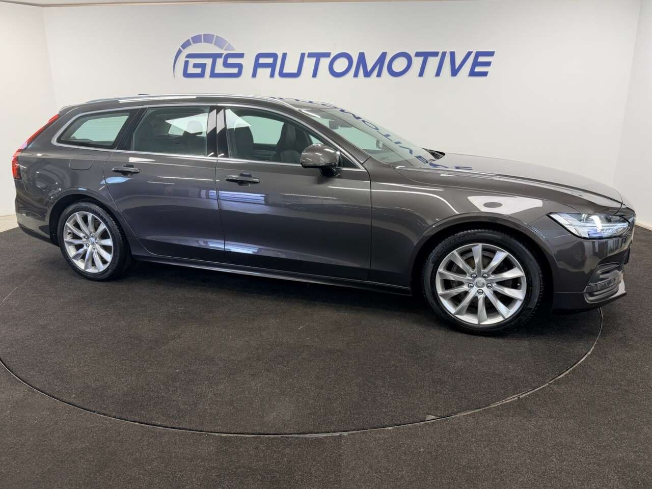 2021 VOLVO V90 2021 VOLVO V90