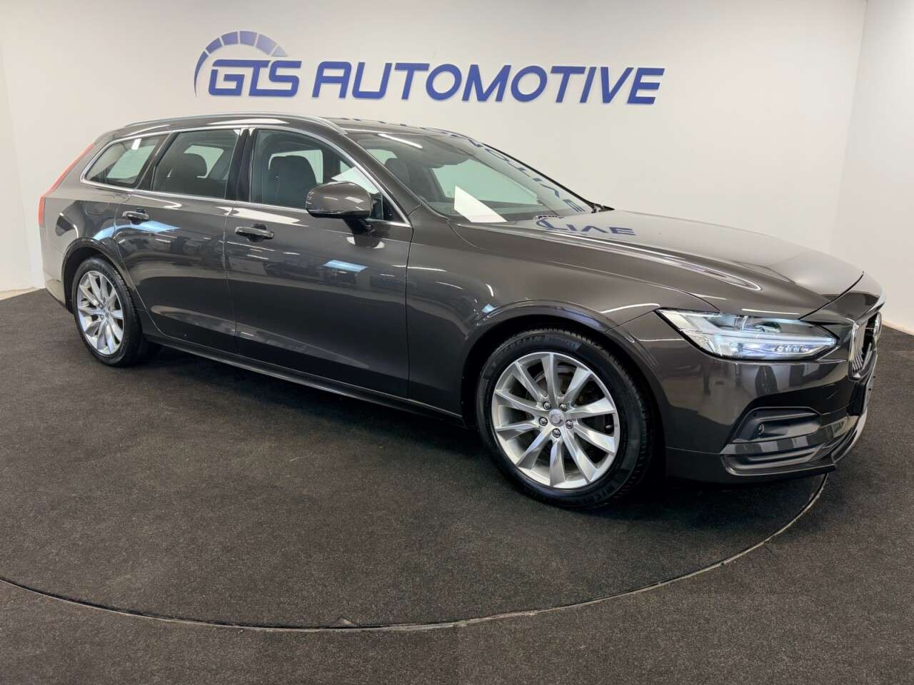 2021 VOLVO V90 2021 VOLVO V90