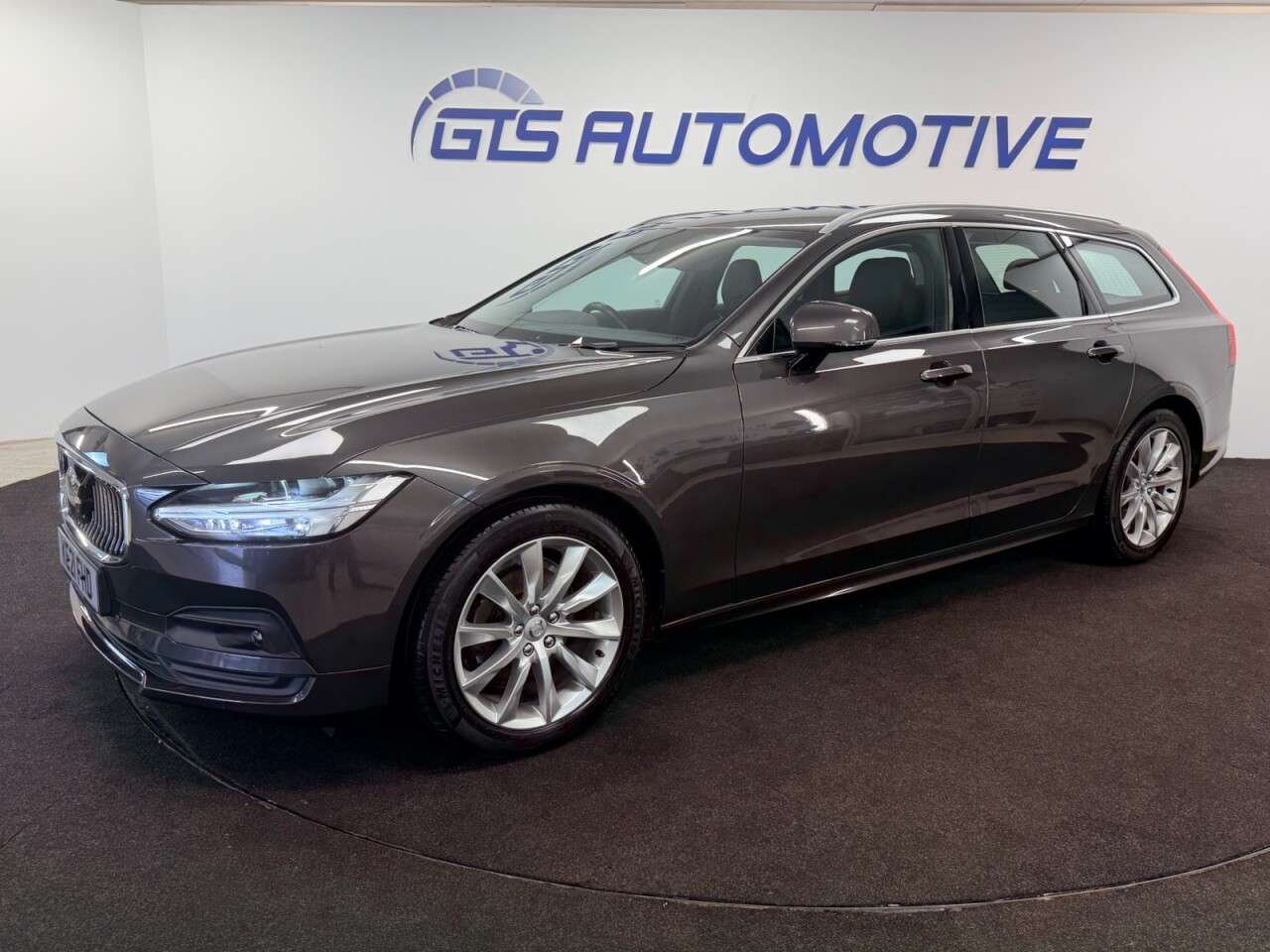 2021 VOLVO V90 2021 VOLVO V90
