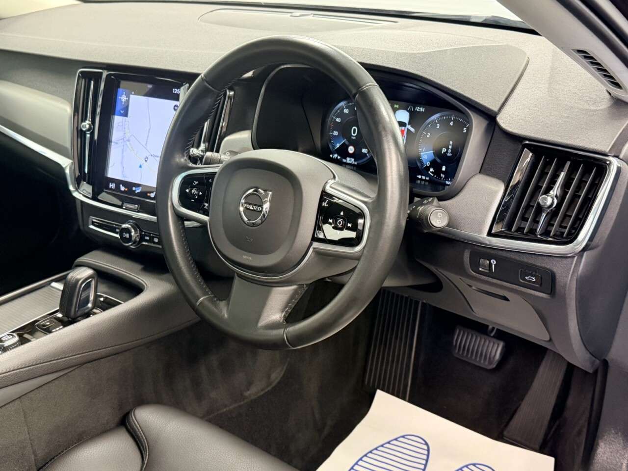2021 VOLVO V90 2021 VOLVO V90