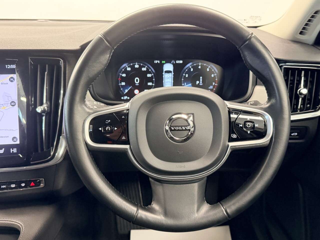 2021 VOLVO V90 2021 VOLVO V90