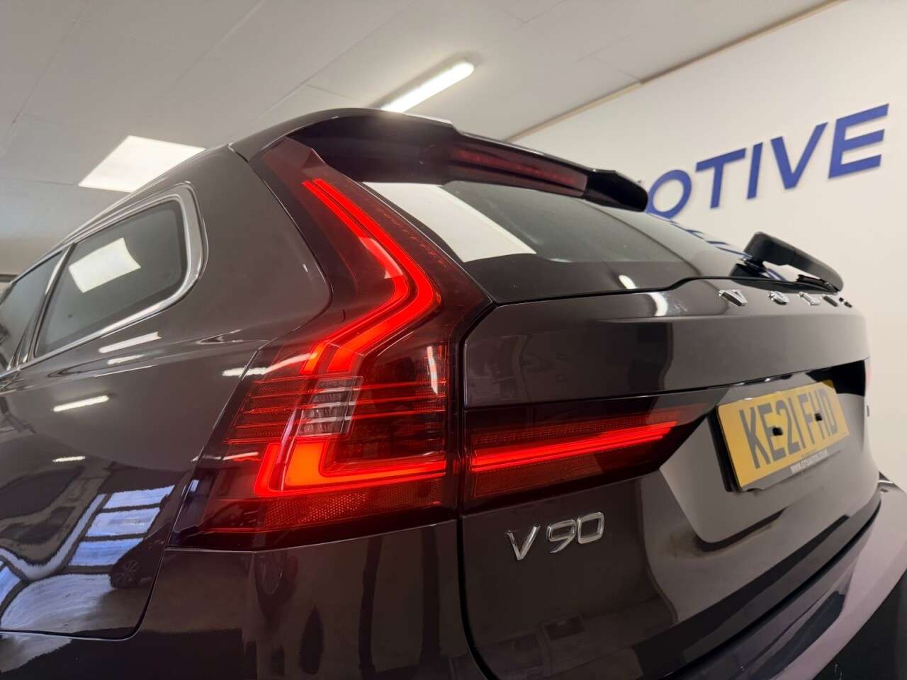2021 VOLVO V90 2021 VOLVO V90