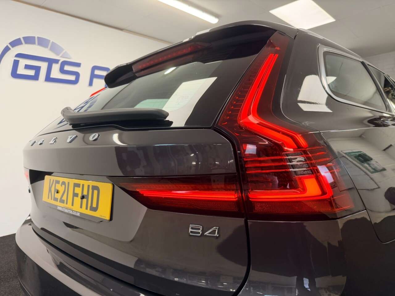 2021 VOLVO V90 2021 VOLVO V90