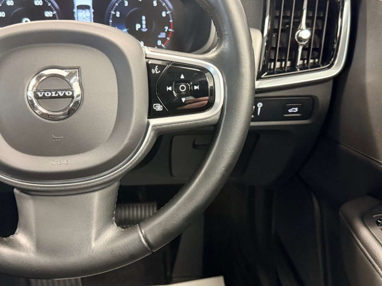 2021 VOLVO V90 2021 VOLVO V90