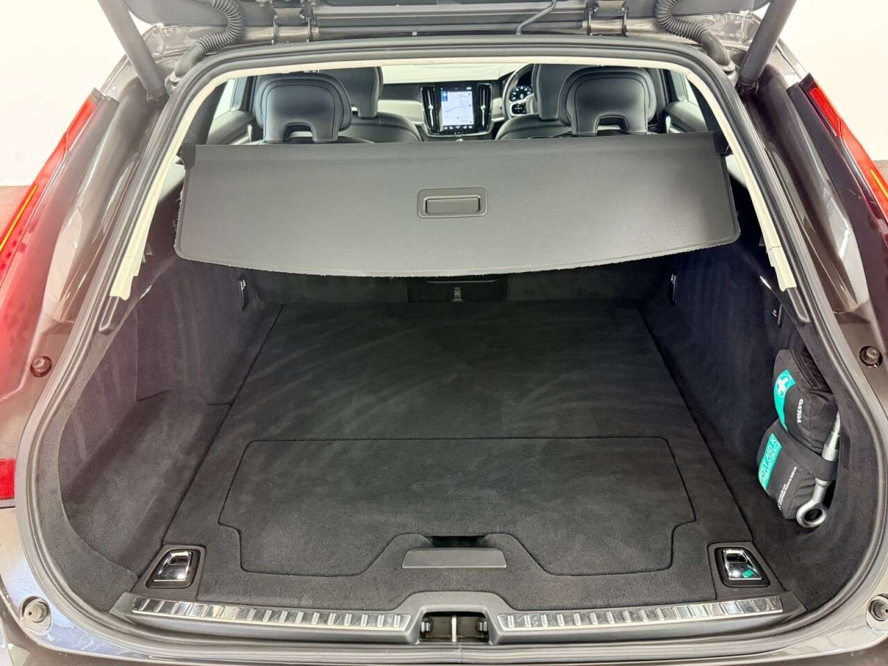 2021 VOLVO V90 2021 VOLVO V90