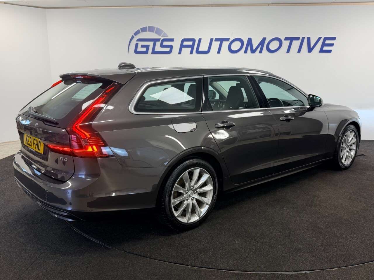 2021 VOLVO V90 2021 VOLVO V90