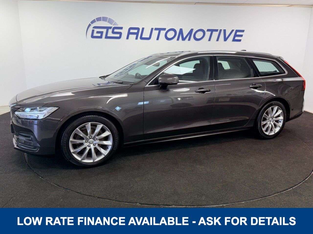 A 2021 VOLVO V90 ESTATE 2.0 B4 MHEV MOMENTUM HYBRID AUTO 200 BHP + SAT NAV + HEATED LEATHER A 2021 VOLVO V90 ESTATE 2.0 B4 MHEV MOMENTUM HYBRID AUTO 200 BHP + SAT NAV + HEATED LEATHER