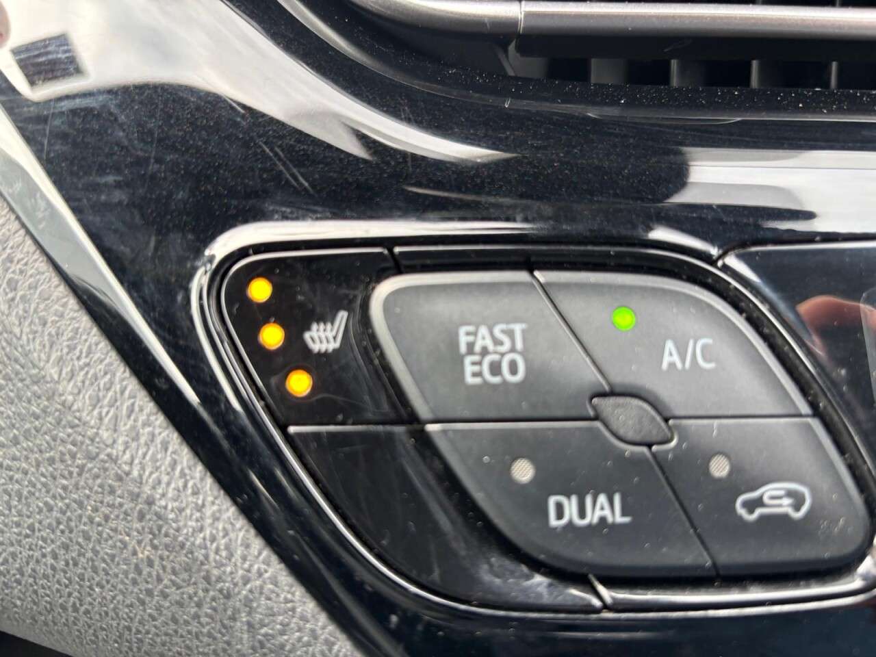 2019 TOYOTA C-HR 2019 TOYOTA C-HR