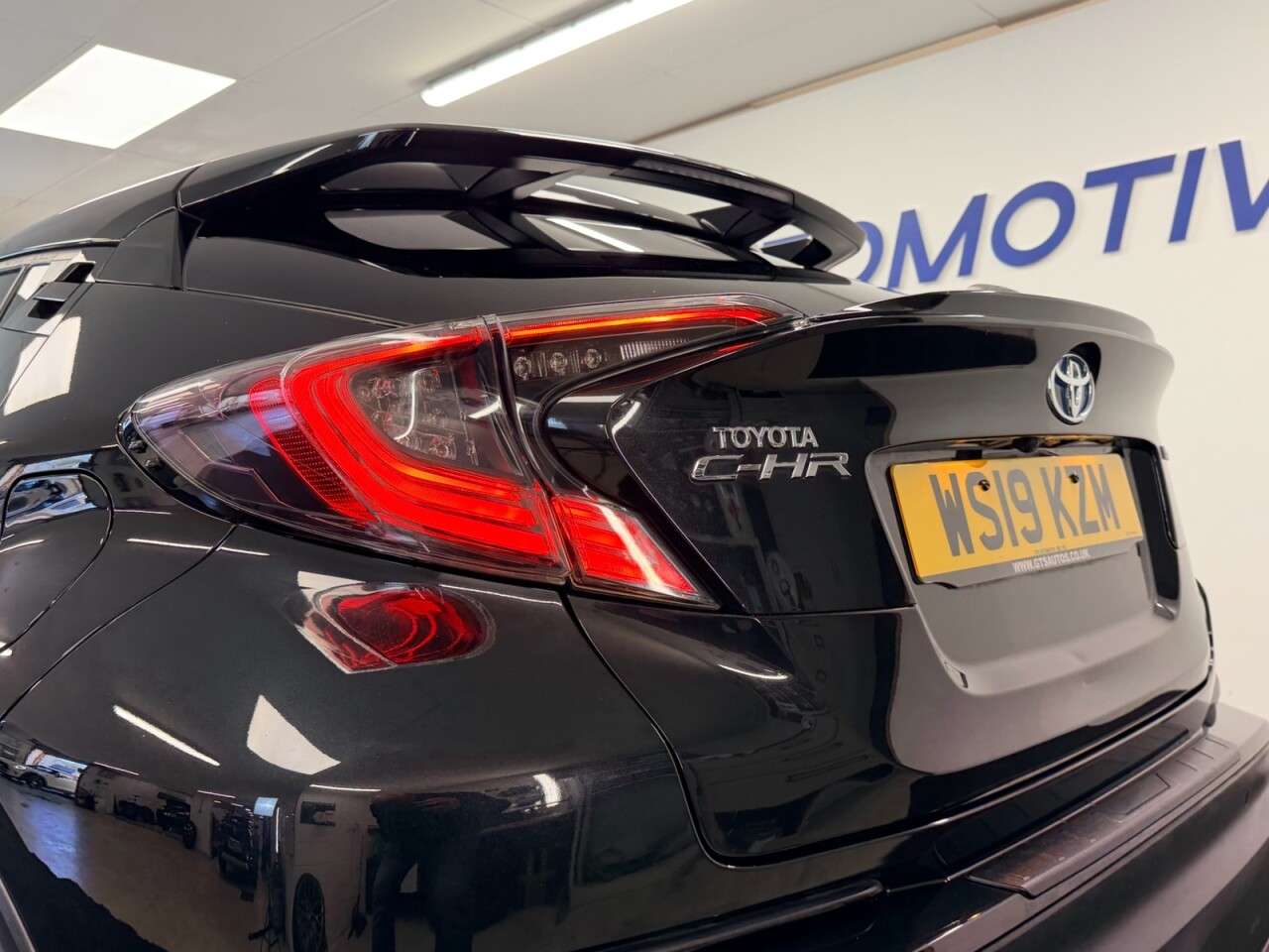 2019 TOYOTA C-HR 2019 TOYOTA C-HR