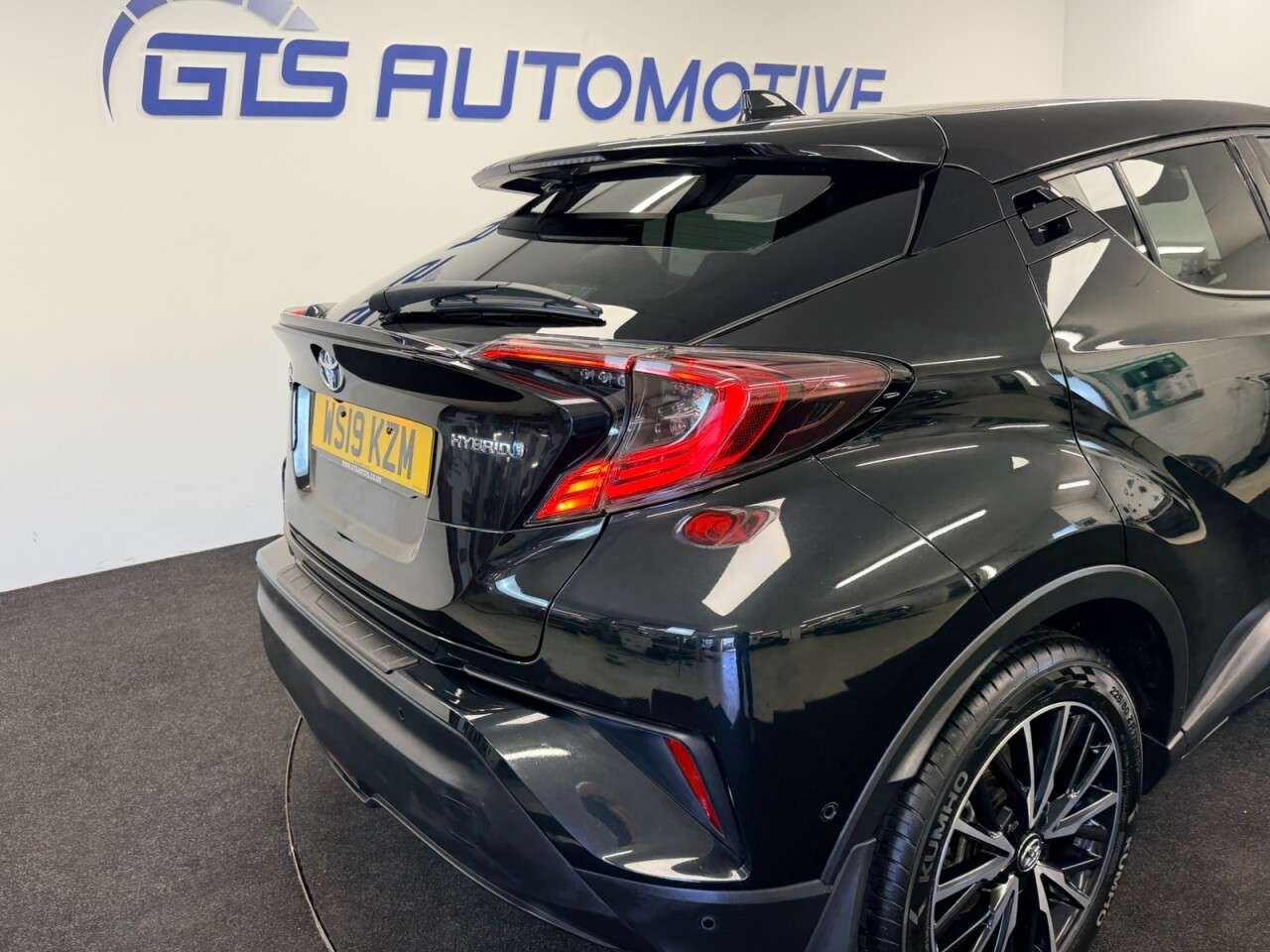 2019 TOYOTA C-HR 2019 TOYOTA C-HR