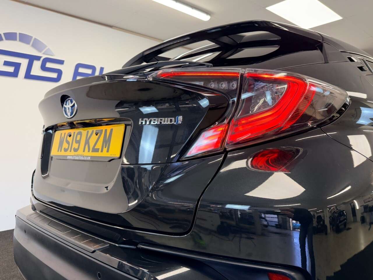 2019 TOYOTA C-HR 2019 TOYOTA C-HR