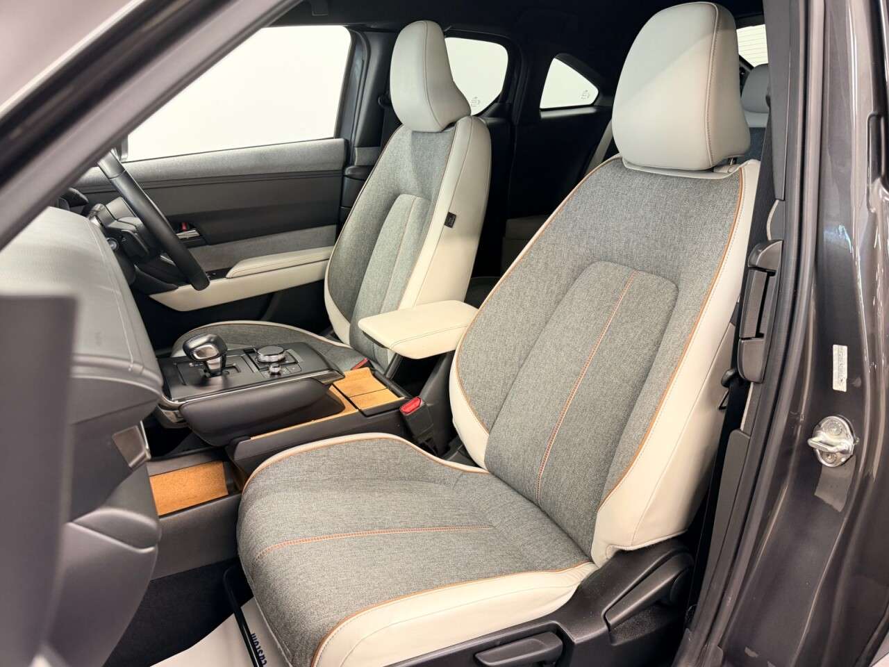 2021 MAZDA MX-30 2021 MAZDA MX-30