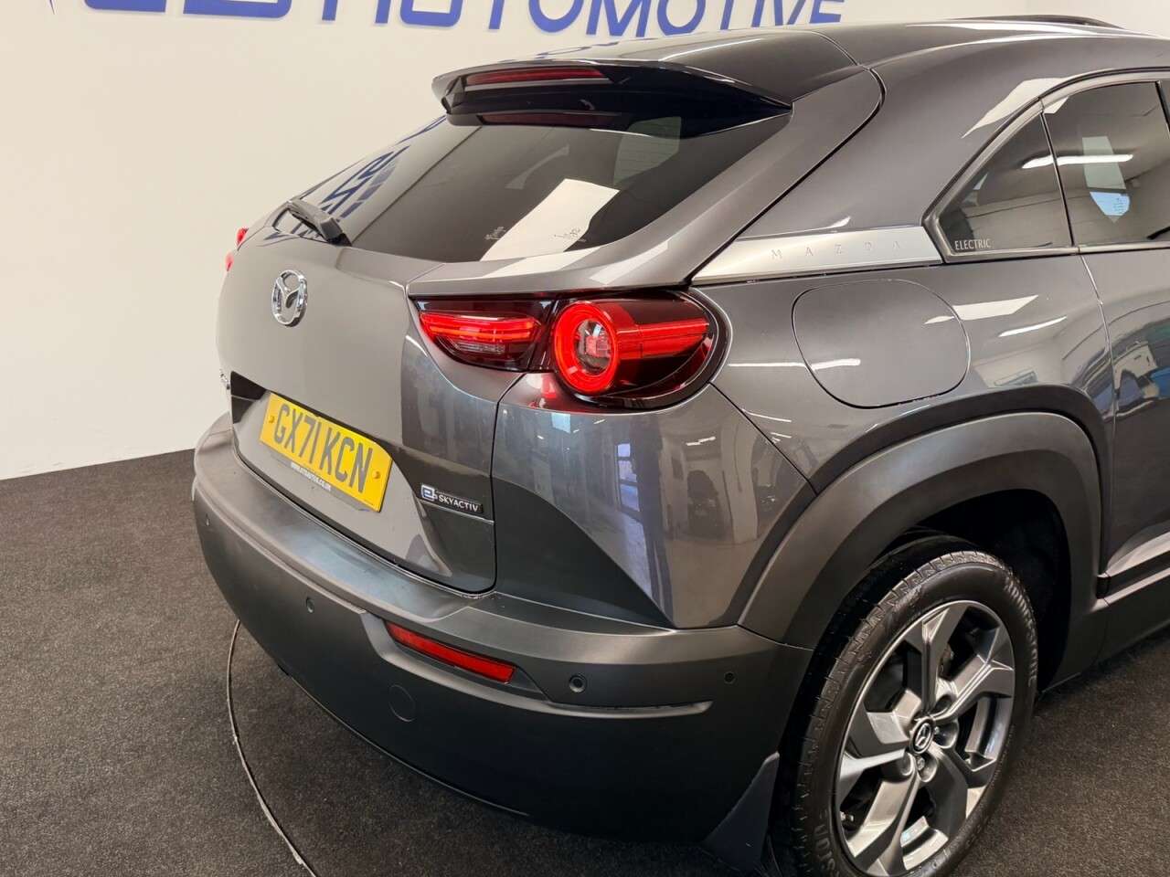 2021 MAZDA MX-30 2021 MAZDA MX-30