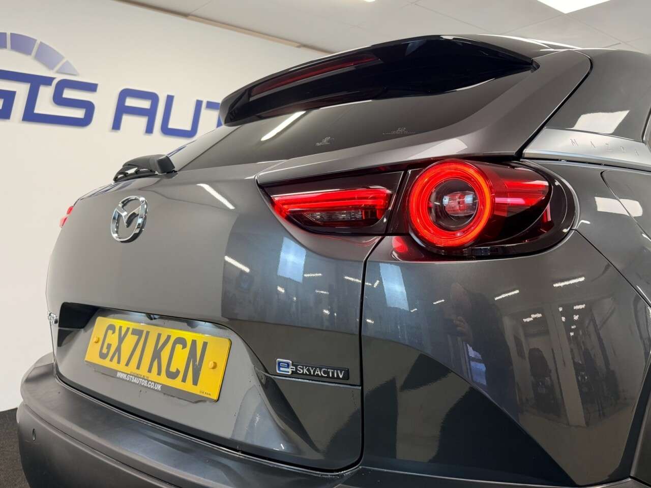 2021 MAZDA MX-30 2021 MAZDA MX-30