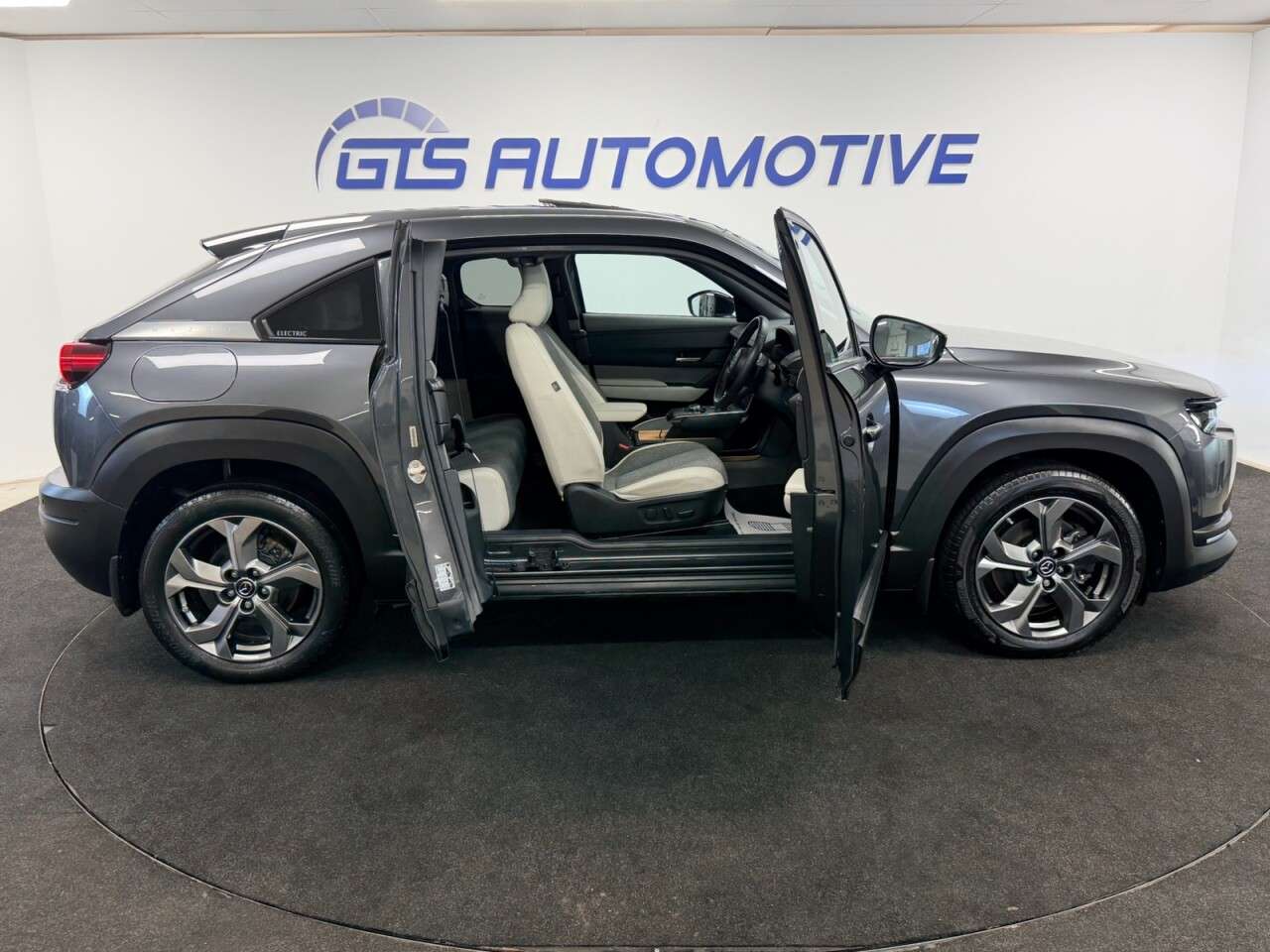 2021 MAZDA MX-30 2021 MAZDA MX-30