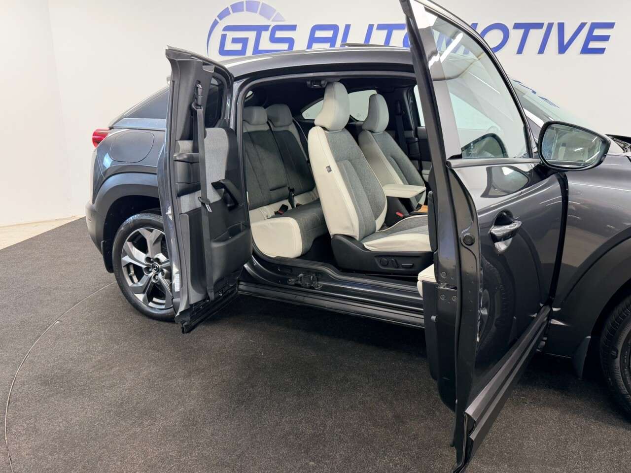 2021 MAZDA MX-30 2021 MAZDA MX-30