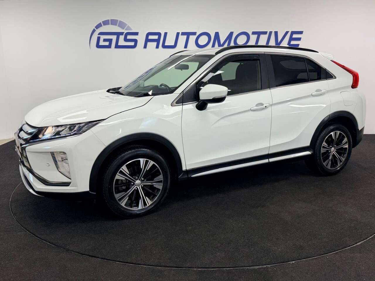A 2018 MITSUBISHI ECLIPSE CROSS 3 A 2018 MITSUBISHI ECLIPSE CROSS 3
