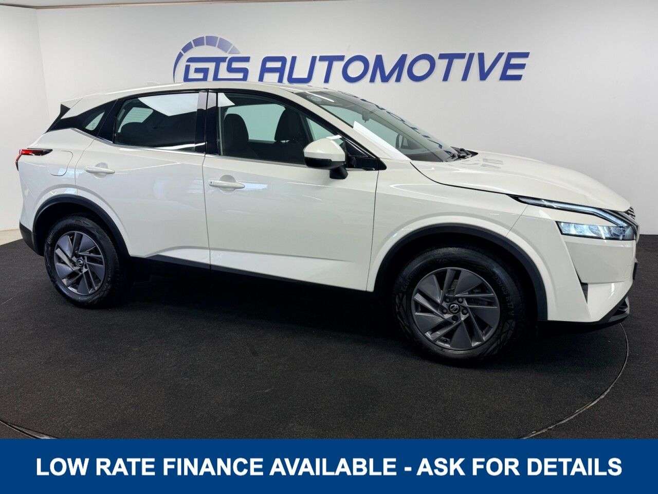 A 2021 NISSAN QASHQAI 1.3 DIG-T MHEV ACENTA PREMIUM HYBRID 140 BHP + REAR CAMERA + APPLE PLAY SIX A 2021 NISSAN QASHQAI 1.3 DIG-T MHEV ACENTA PREMIUM HYBRID 140 BHP + REAR CAMERA + APPLE PLAY SIX