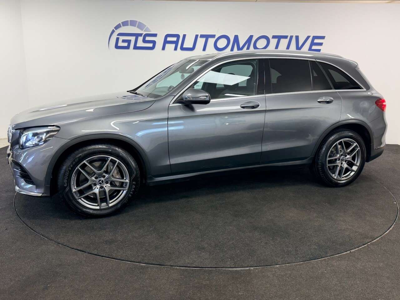 A 2018 MERCEDES-BENZ GLC 220d AMG LINE G-TRONIC+ 4MATIC 4WD 170 BHP + SAT NAV + HEATED LEATHER + CAM A 2018 MERCEDES-BENZ GLC 220d AMG LINE G-TRONIC+ 4MATIC 4WD 170 BHP + SAT NAV + HEATED LEATHER + CAM