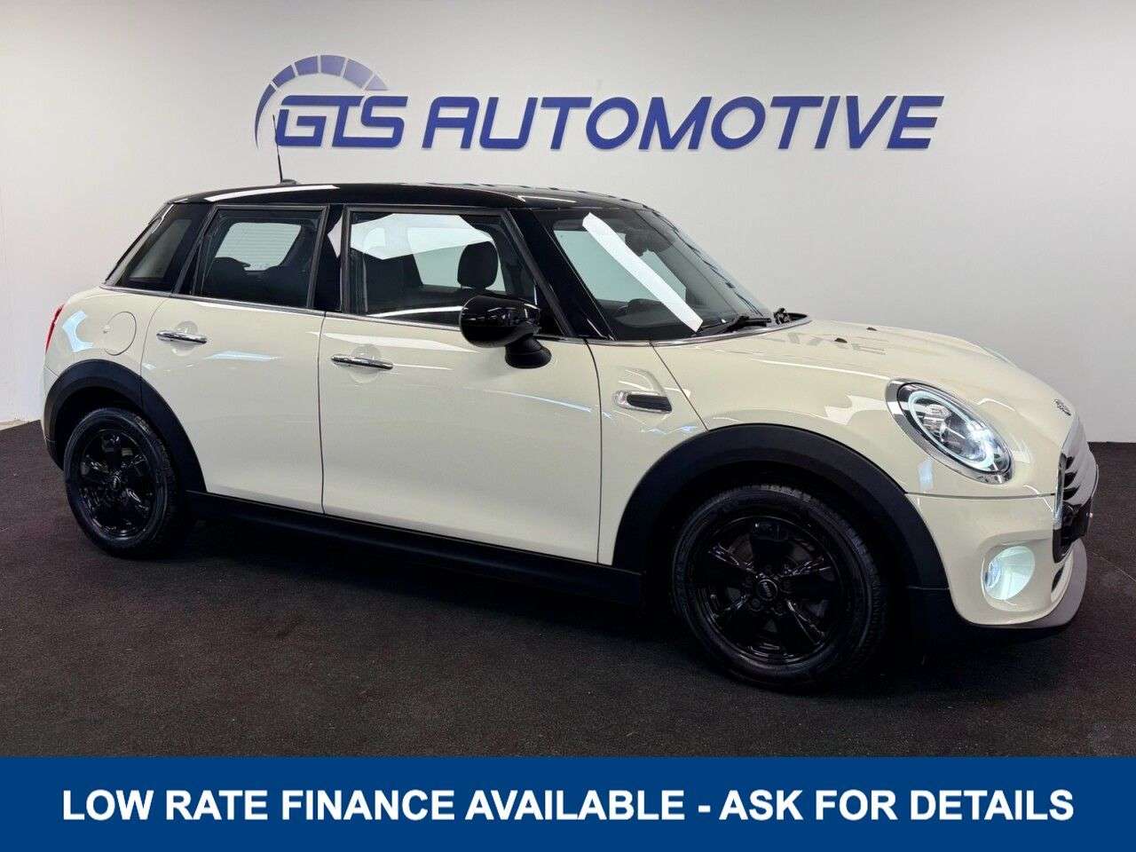 A 2019 MINI HATCH 1.5 COOPER CLASSIC FIVE DOOR 135 BHP + AIR CON + BLUETOOTH SIX MONTH WARRAN A 2019 MINI HATCH 1.5 COOPER CLASSIC FIVE DOOR 135 BHP + AIR CON + BLUETOOTH SIX MONTH WARRAN
