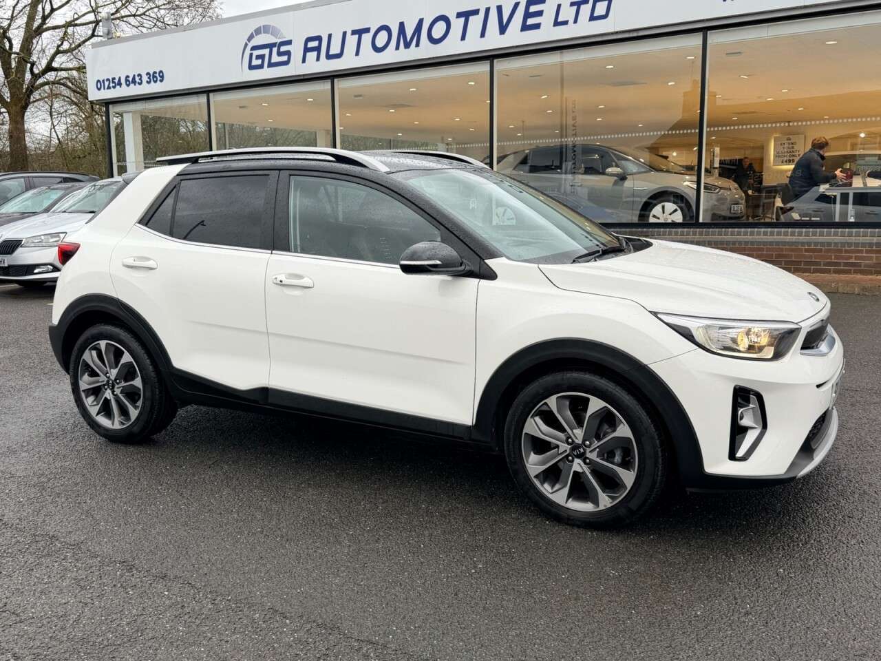 A 2021 KIA STONIC 1.0 T-GDi MHEV CONNECT HYBRID 120 BHP A 2021 KIA STONIC 1.0 T-GDi MHEV CONNECT HYBRID 120 BHP