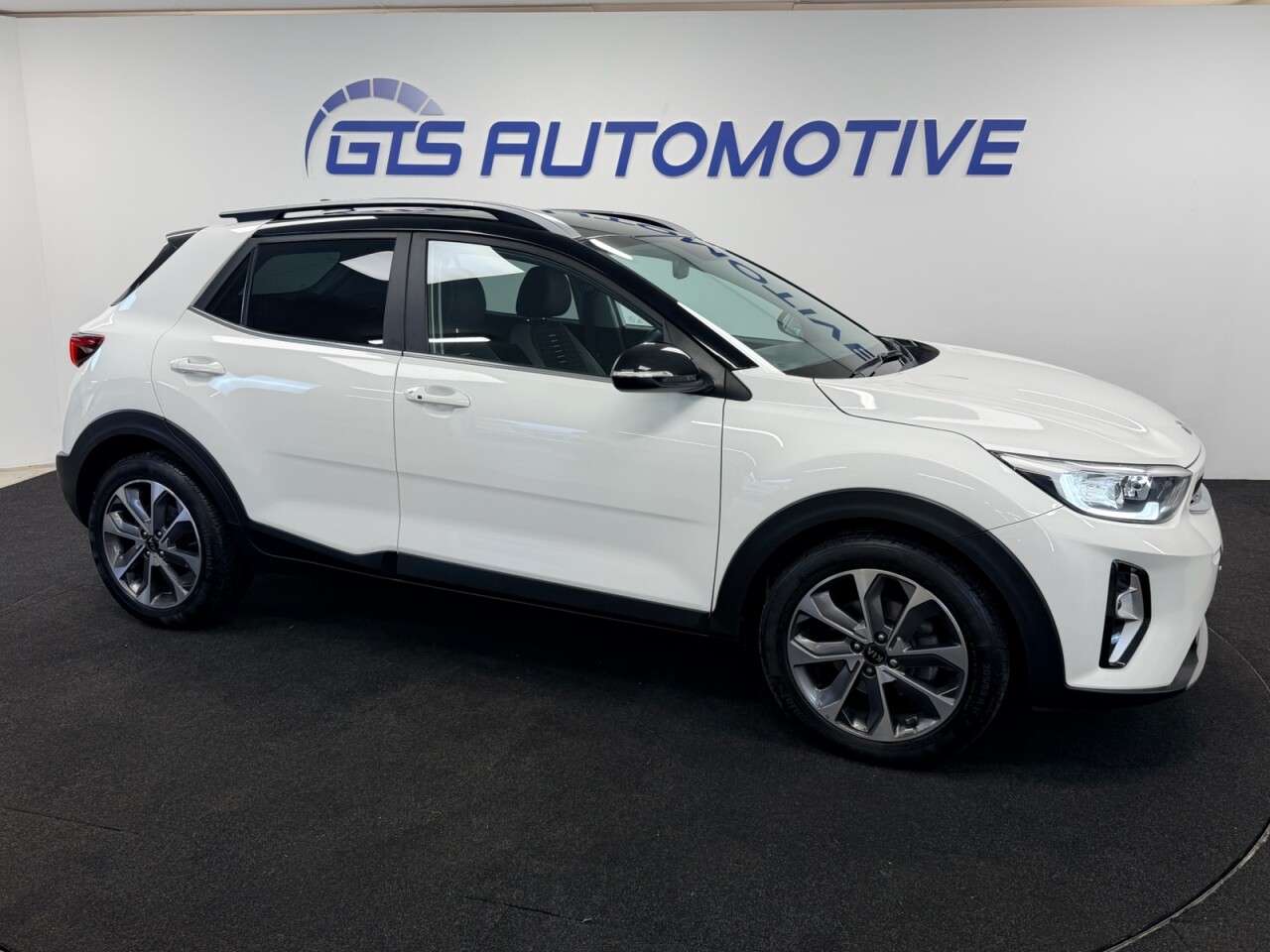 A 2021 KIA STONIC 1.0 T-GDi MHEV CONNECT HYBRID 120 BHP + SAT NAV + REAR CAMERA SIX WARRANTY A 2021 KIA STONIC 1.0 T-GDi MHEV CONNECT HYBRID 120 BHP + SAT NAV + REAR CAMERA SIX WARRANTY
