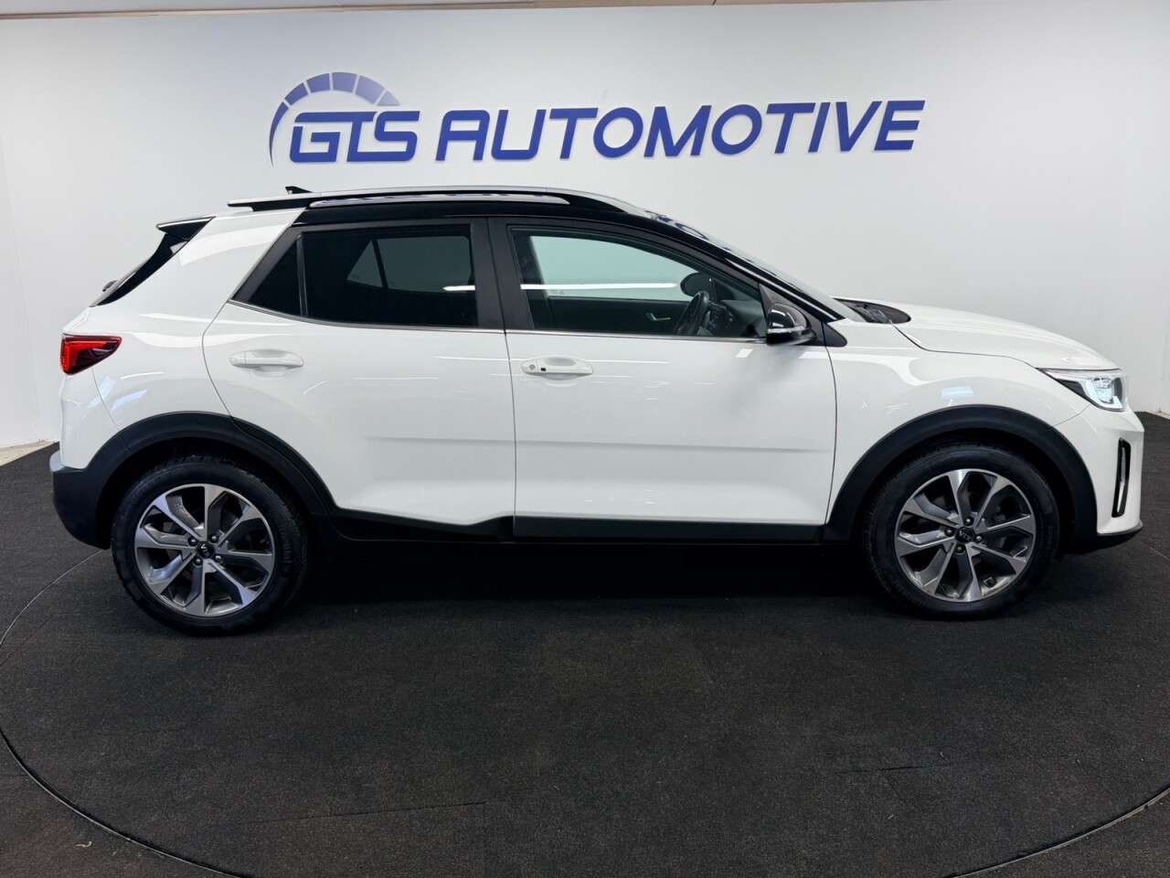 2021 KIA STONIC 2021 KIA STONIC