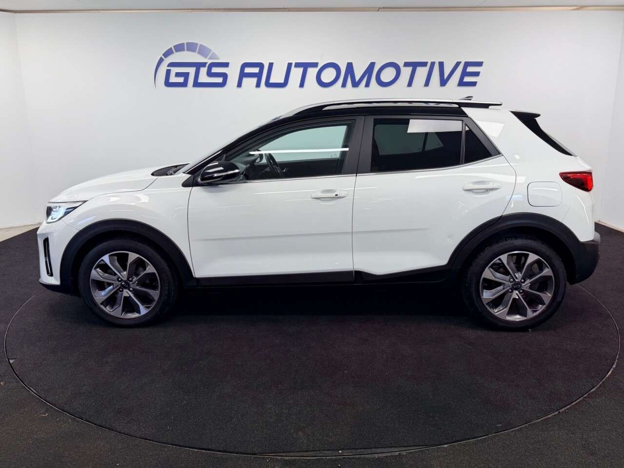 2021 KIA STONIC 2021 KIA STONIC