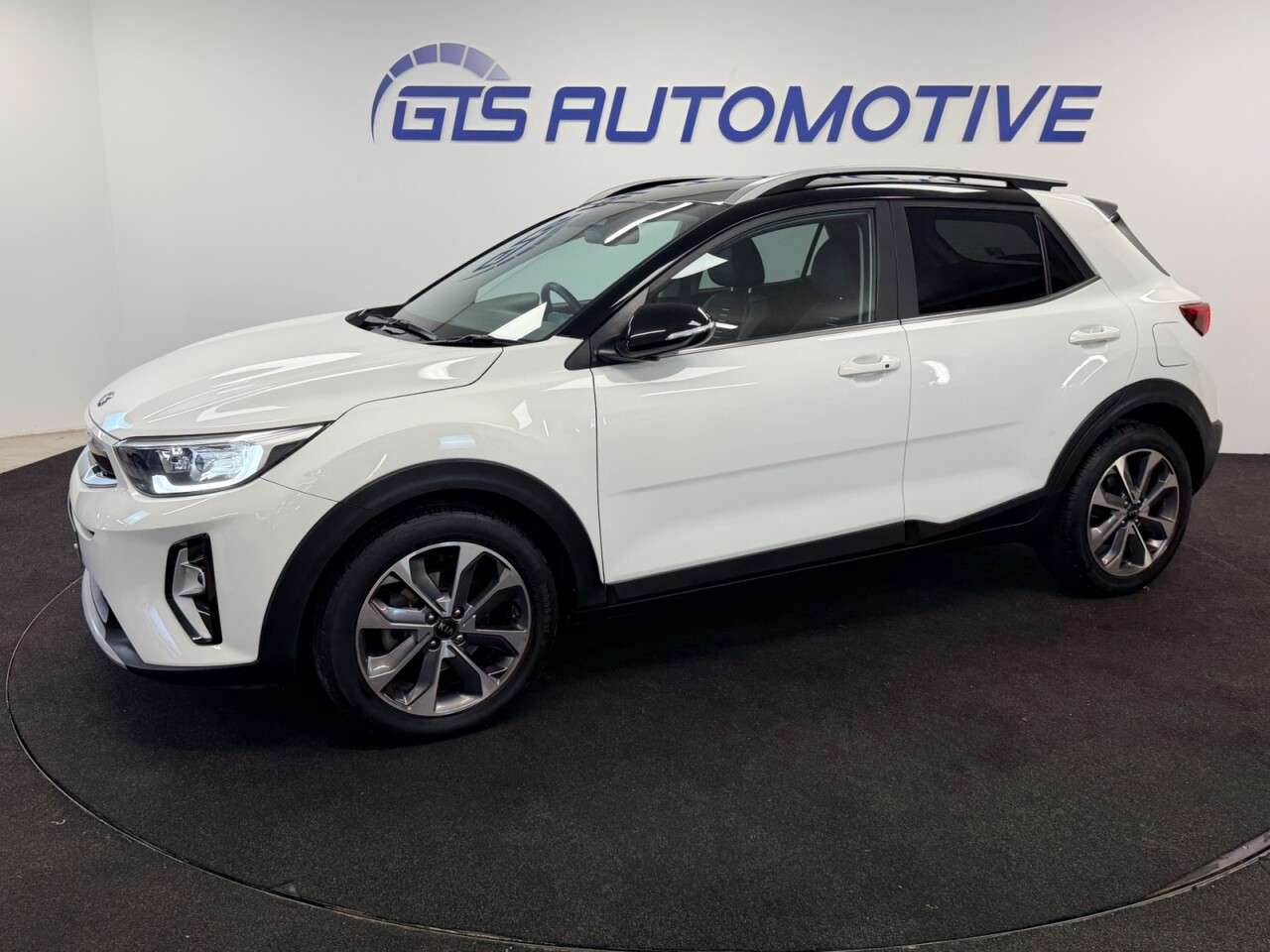 2021 KIA STONIC 2021 KIA STONIC