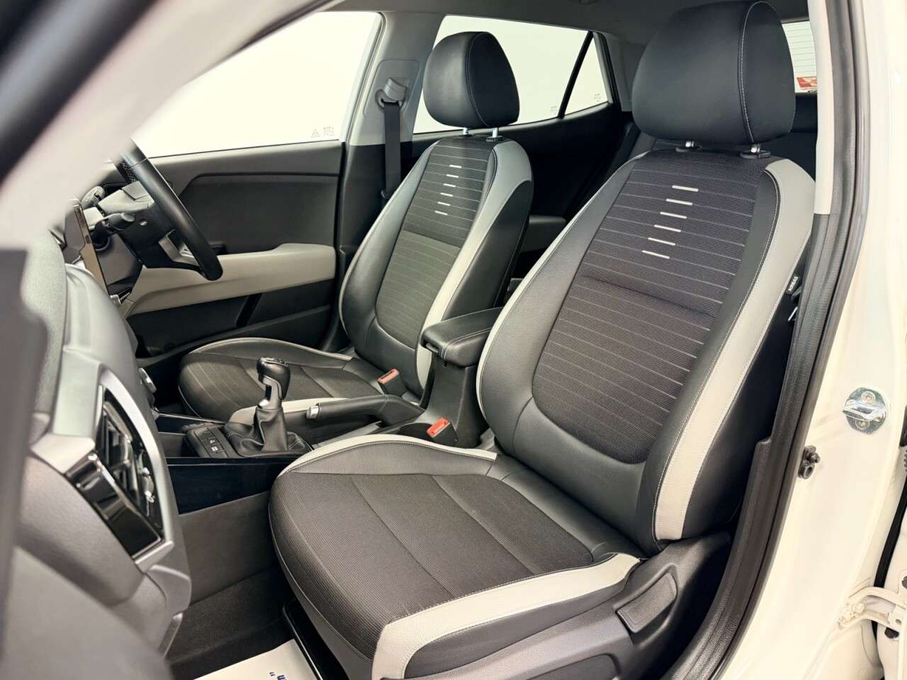 2021 KIA STONIC 2021 KIA STONIC