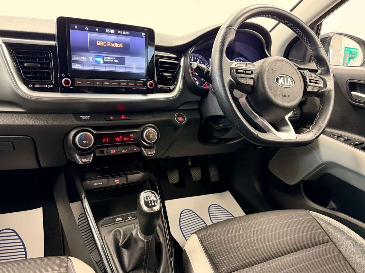 2021 KIA STONIC 2021 KIA STONIC