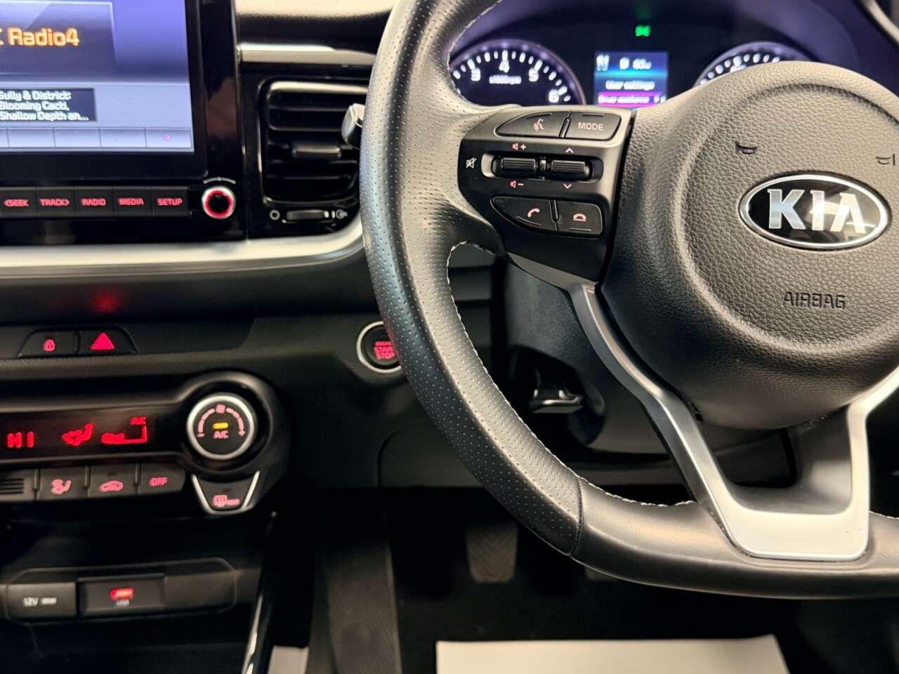 2021 KIA STONIC 2021 KIA STONIC