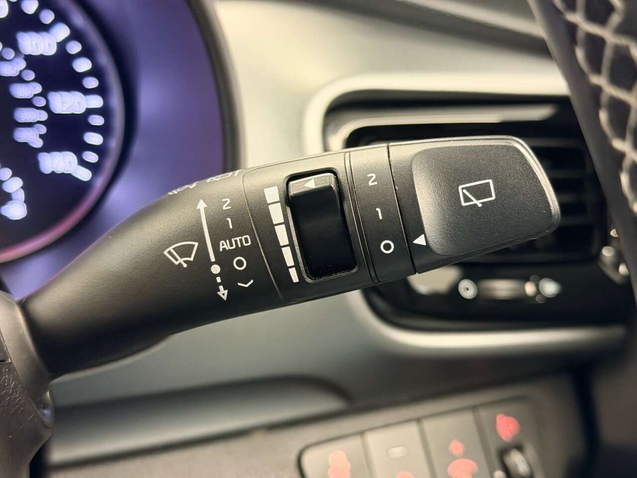 2021 KIA STONIC 2021 KIA STONIC