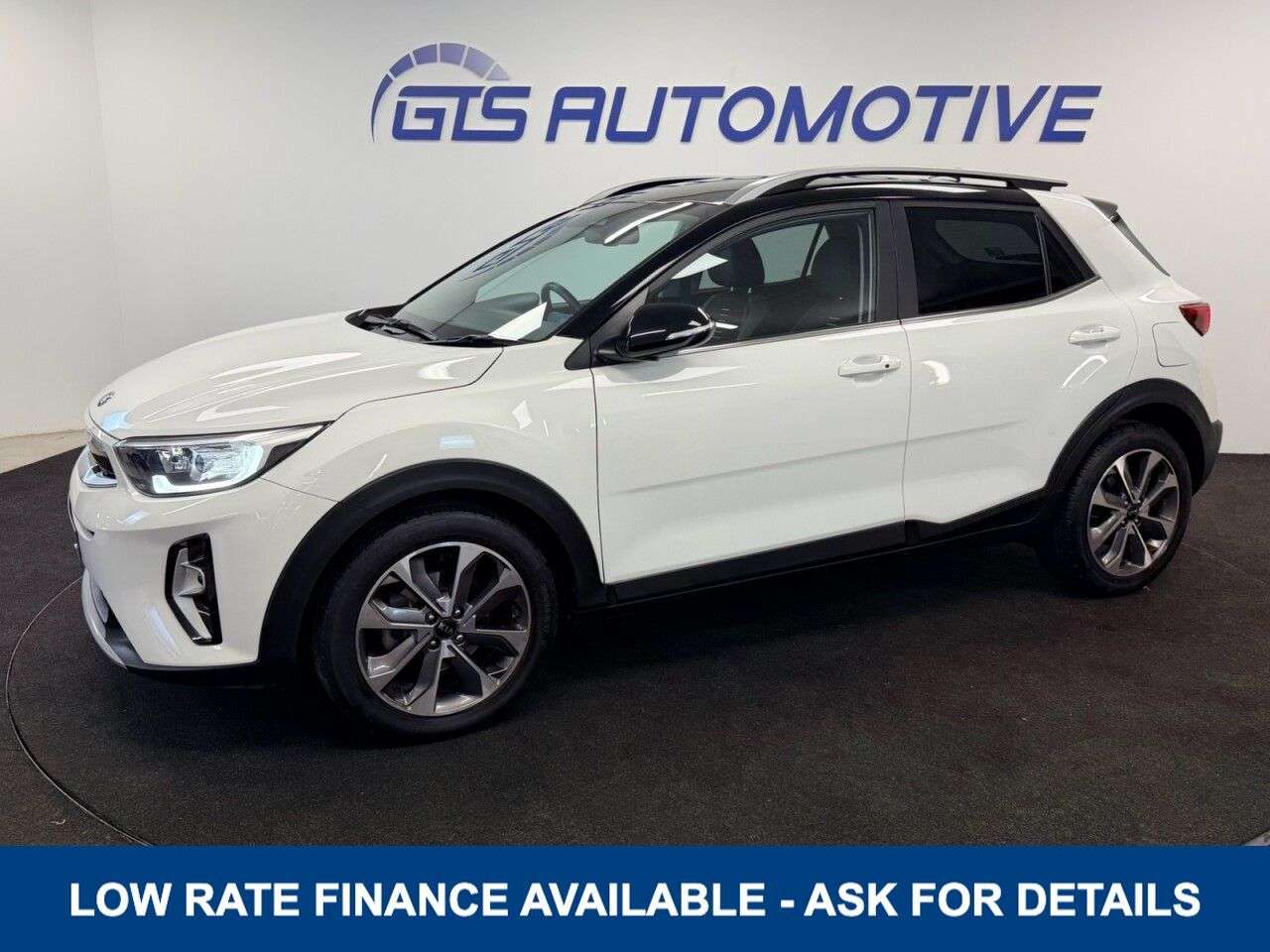 A 2021 KIA STONIC 1.0 T-GDi MHEV CONNECT HYBRID 120 BHP + SAT NAV + REAR CAMERA SIX WARRANTY A 2021 KIA STONIC 1.0 T-GDi MHEV CONNECT HYBRID 120 BHP + SAT NAV + REAR CAMERA SIX WARRANTY