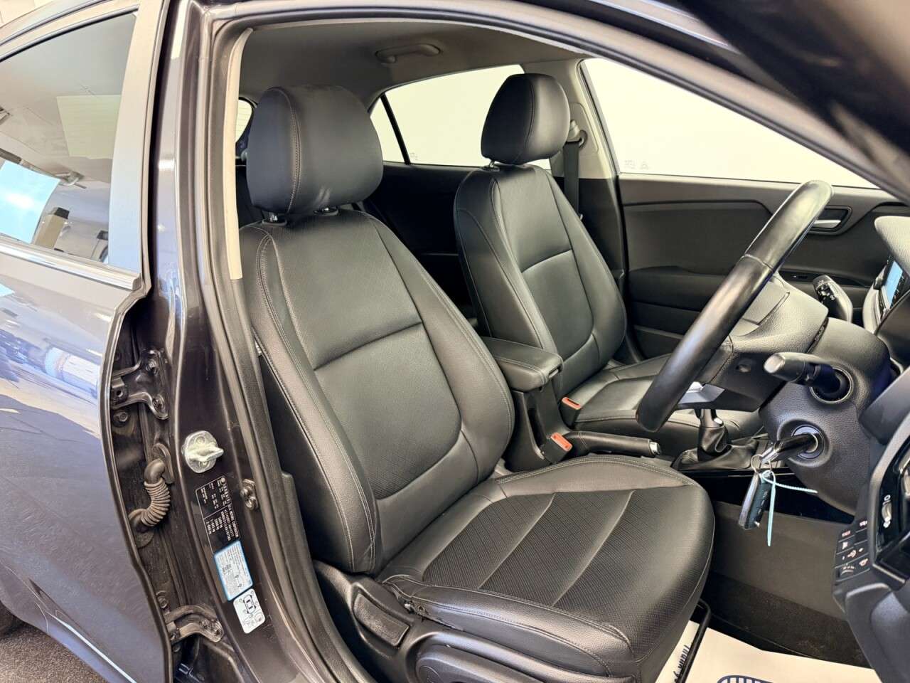 A 2018 KIA RIO 1.0 T-GDi 3 FIVE DOOR 100 BHP + SAT NAV + HEATED LEATHER + CAMERA SIX MONTH A 2018 KIA RIO 1.0 T-GDi 3 FIVE DOOR 100 BHP + SAT NAV + HEATED LEATHER + CAMERA SIX MONTH