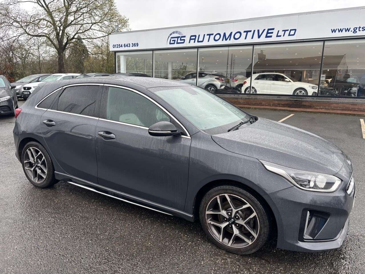 A 2019 KIA CEED 1.0 T-GDi GT-LINE FIVE DOOR 120 BHP A 2019 KIA CEED 1.0 T-GDi GT-LINE FIVE DOOR 120 BHP