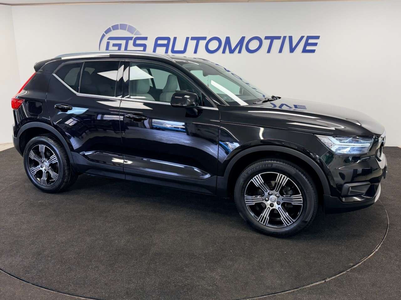 A 2018 VOLVO XC40 2.0 D3 INSCRIPTION 150 BHP + SAT NAV + LEATHER SIX MONTH WARRANTY NOV 2026 A 2018 VOLVO XC40 2.0 D3 INSCRIPTION 150 BHP + SAT NAV + LEATHER SIX MONTH WARRANTY NOV 2026