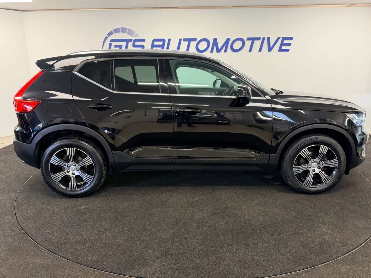 2018 VOLVO XC40 2018 VOLVO XC40