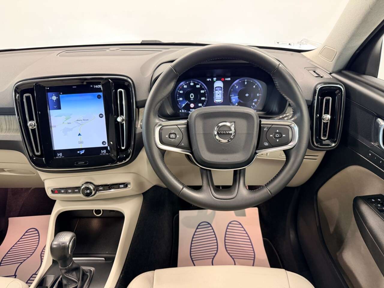 2018 VOLVO XC40 2018 VOLVO XC40