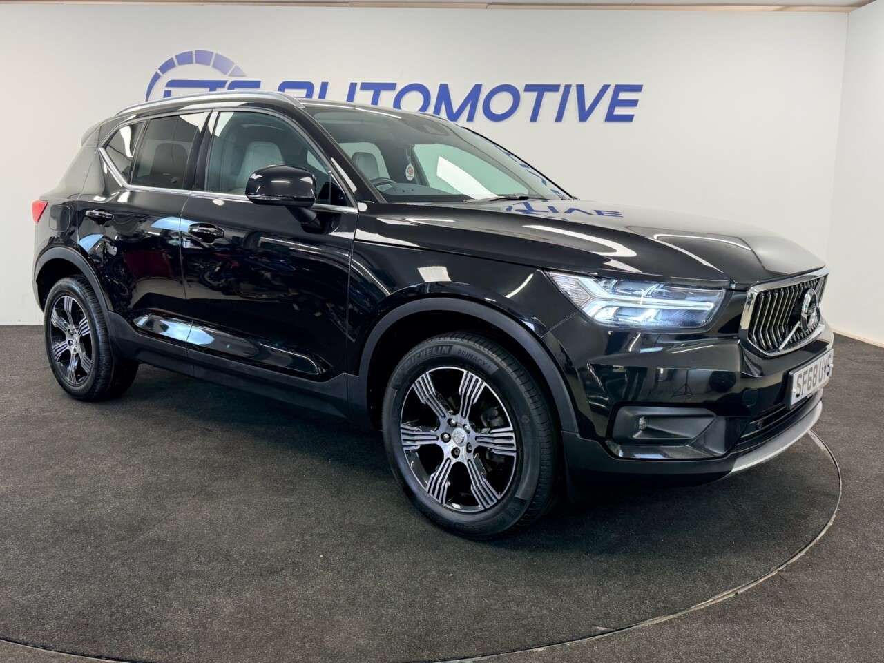 2018 VOLVO XC40 2018 VOLVO XC40