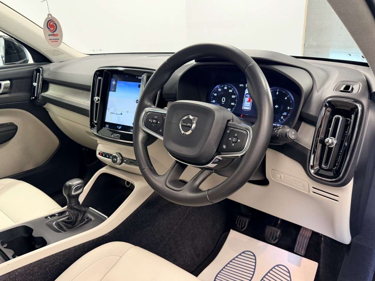 2018 VOLVO XC40 2018 VOLVO XC40