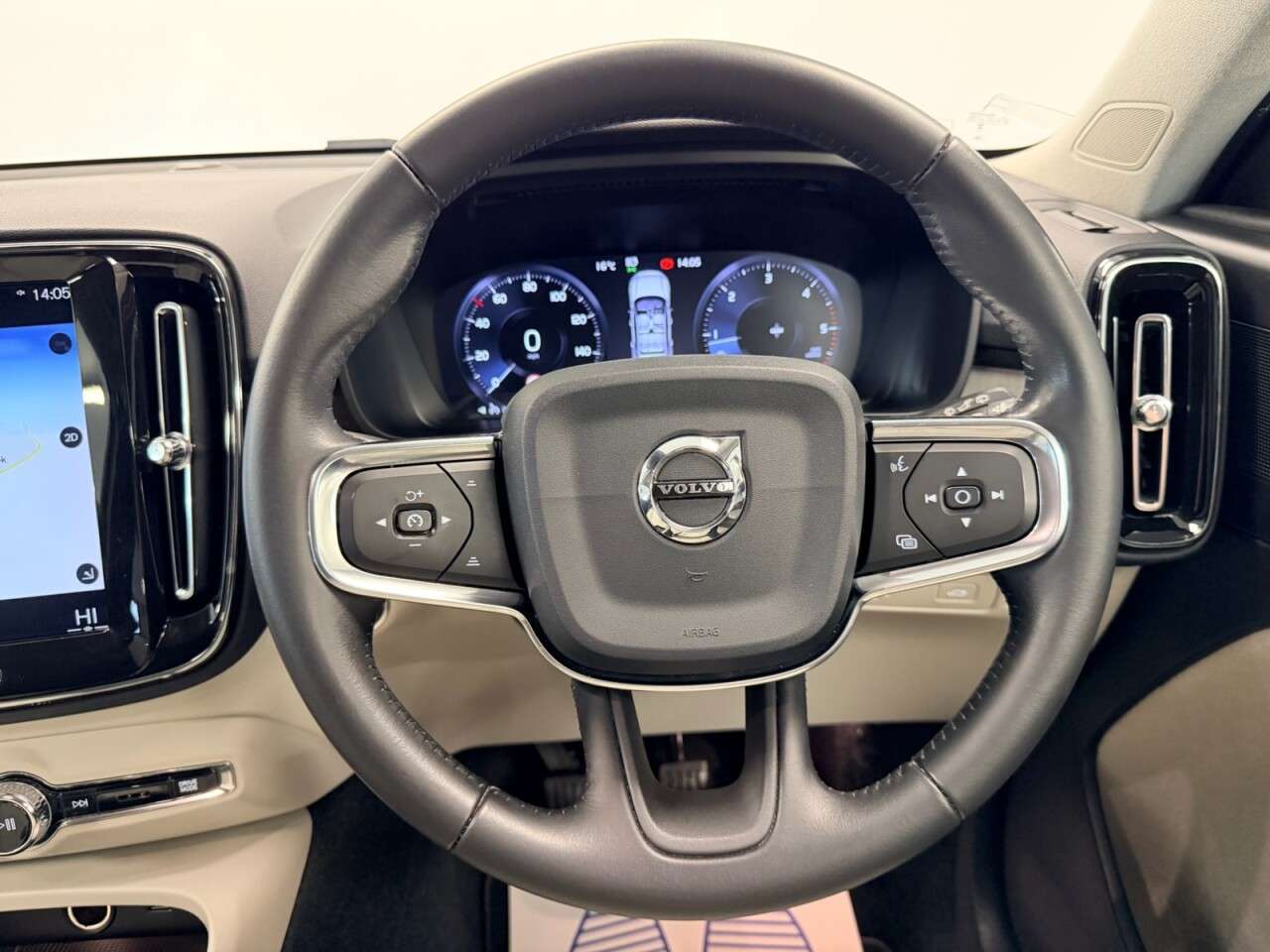 2018 VOLVO XC40 2018 VOLVO XC40